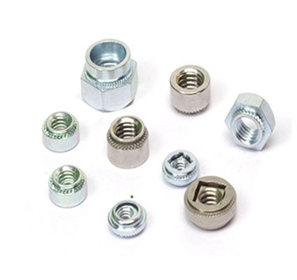 SS304 Blind Flash Floating Round Broaching Self Clinching Nuts JIS Finish revestido de zinco padrão para necessidades de fixação métrica