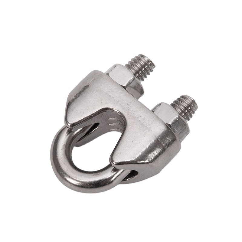 Aplicação de uma pinça de corda de arame forjado DIN 741 de tamanho métrico de 10 mm para conjuntos de engrenagens marítimas de aço inoxidável polido na indústria geral
